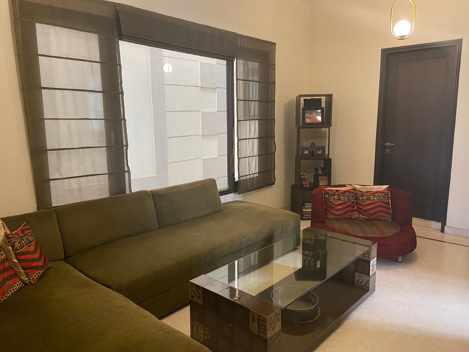 Floor Available for Sale in Sukhdev Vihar